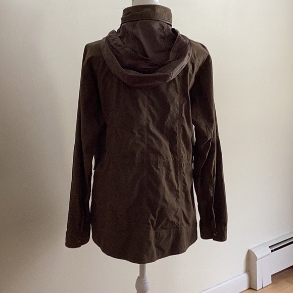 Kuhl lightweight jacket, size M, olive green. - Picture 4 of 10